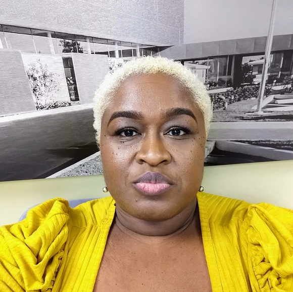 Meet your Posher, Cleopatra - Picture 1 of 2